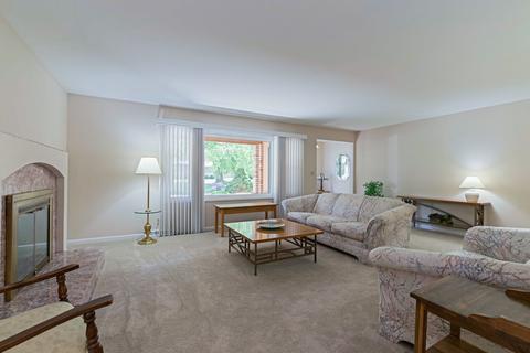 214 Hillside Ln, Bloomington, IL 61701 photo 4