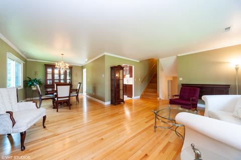 1087 Peace Dr, Wheeling, IL 60090 photo 3