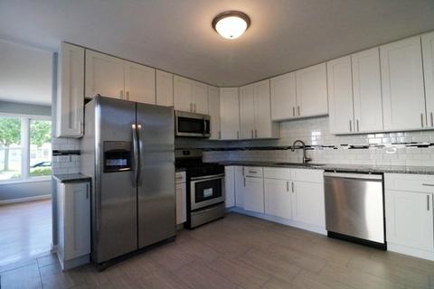 2704 Fremont St, Rolling Meadows, IL 60008 photo 3