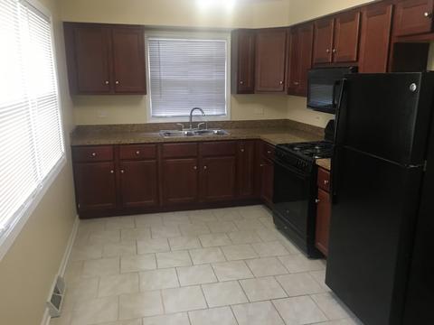16100 Circle Dr, Markham, IL 60428 photo 3