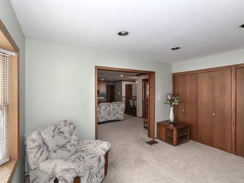883 N Dovington Dr, Hoffman Estates, IL 60169 photo 19