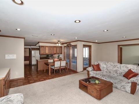 883 N Dovington Dr, Hoffman Estates, IL 60169 photo 17
