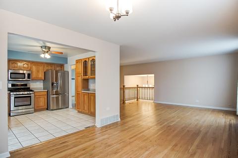 534 Maple Ln, Darien, IL 60561 photo 5