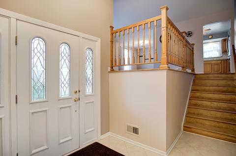534 Maple Ln, Darien, IL 60561 photo 2