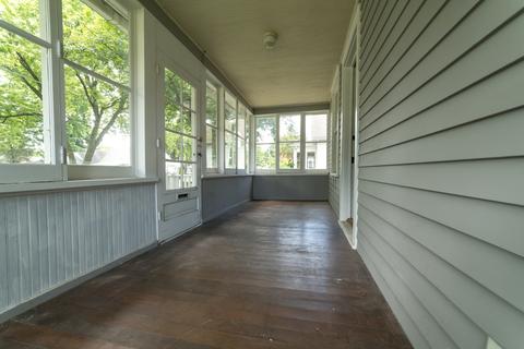 562 Algona Ave, Elgin, IL 60120 photo 2