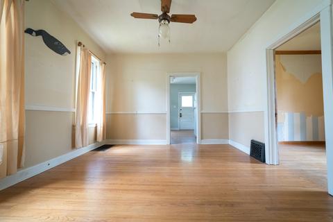 562 Algona Ave, Elgin, IL 60120 photo 4