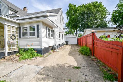 709 W Walnut St, Bloomington, IL 61701 photo 2