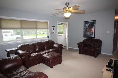 910 Green Ave, Normal, IL 61761 photo 3