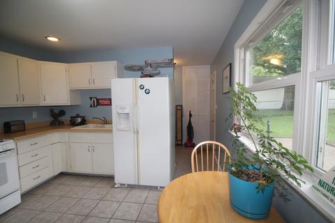 910 Green Ave, Normal, IL 61761 photo 8