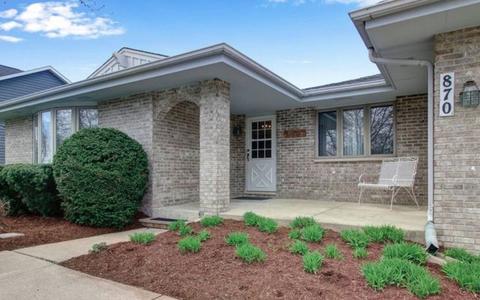 870 Brewster Ln, Bartlett, IL 60103 photo 2