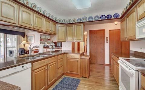 870 Brewster Ln, Bartlett, IL 60103 photo 8