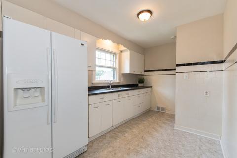 755 Kramer Ave, Elgin, IL 60120 photo 6