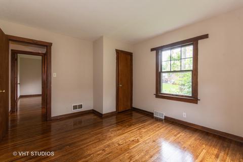 755 Kramer Ave, Elgin, IL 60120 photo 9