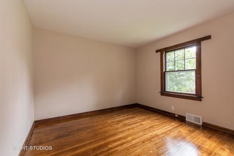 755 Kramer Ave, Elgin, IL 60120 photo 10