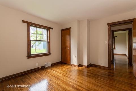 755 Kramer Ave, Elgin, IL 60120 photo 11