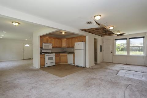 645 Perry Ln, Hoffman Estates, IL 60169 photo 5