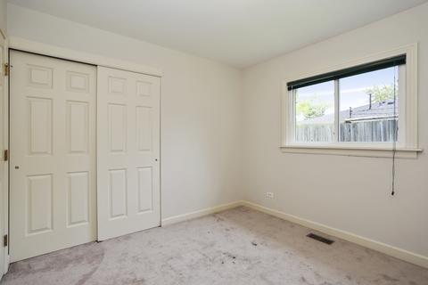 645 Perry Ln, Hoffman Estates, IL 60169 photo 9