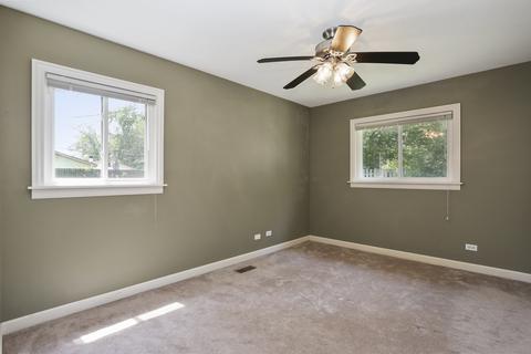 645 Perry Ln, Hoffman Estates, IL 60169 photo 10