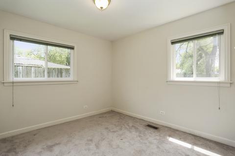 645 Perry Ln, Hoffman Estates, IL 60169 photo 8