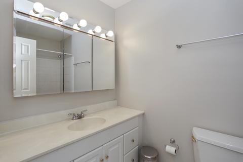 645 Perry Ln, Hoffman Estates, IL 60169 photo 13