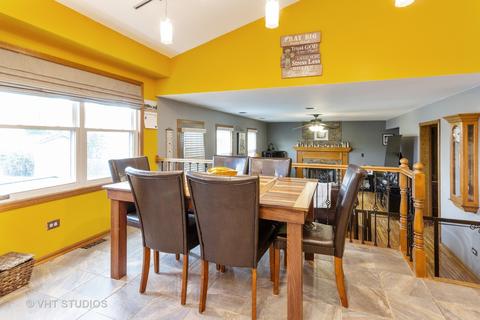 4504 W Riverside Dr, Plainfield, IL 60586 photo 4