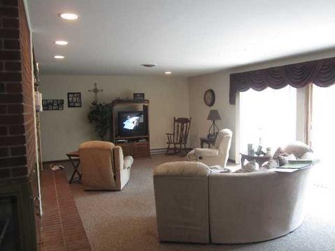 330 E Iroquois St, Sheldon, IL 60966 photo 4