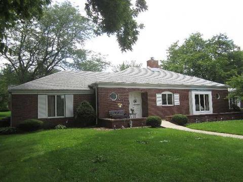 330 E Iroquois St, Sheldon, IL 60966 photo 1