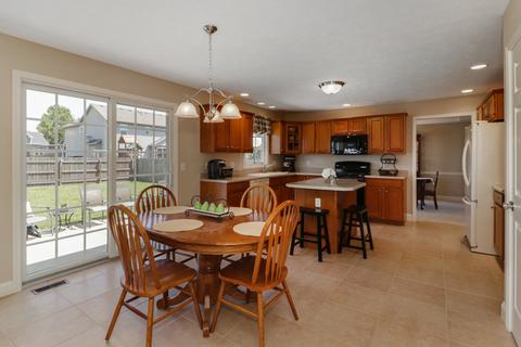 800 Dresser Dr, Normal, IL 61761 photo 3