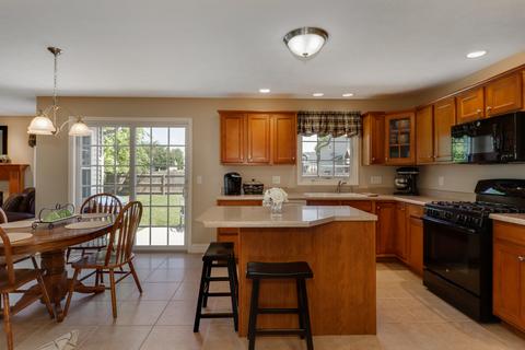 800 Dresser Dr, Normal, IL 61761 photo 8