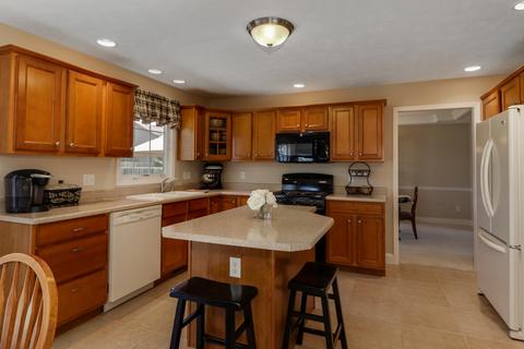 800 Dresser Dr, Normal, IL 61761 photo 4