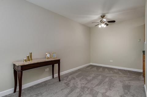 1500 Robin Cir #403, Hoffman Estates, IL 60169 photo 7