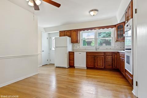 7532 S Octavia Ave, Bridgeview, IL 60455 photo 3
