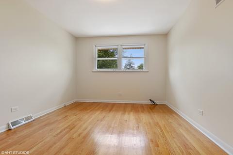 7532 S Octavia Ave, Bridgeview, IL 60455 photo 6