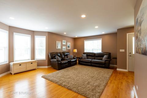 15 Ash Dr, Oakwood Hills, IL 60013 photo 2