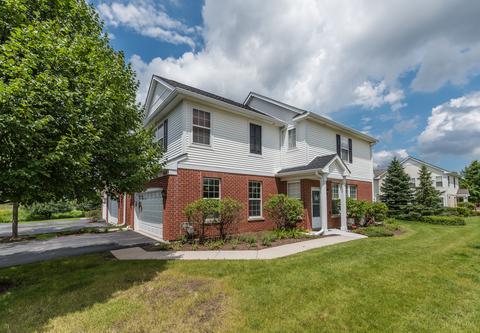 2600 Pondview Dr, Algonquin, IL 60102 photo 1