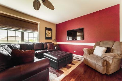 3311 Chase Ln, Elgin, IL 60124 photo 16
