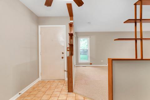 311 Shadow Bend Dr, Wheeling, IL 60090 photo 4