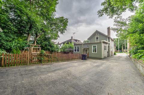 612 E Chicago St, Elgin, IL 60120 photo 4