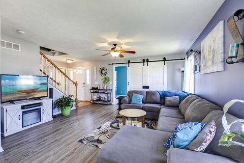 1820 Thicket, Normal, IL 61761 photo 2