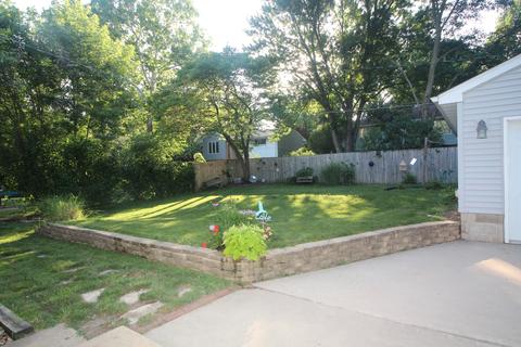 1303 Maplewood Dr, Normal, IL 61761 photo 4