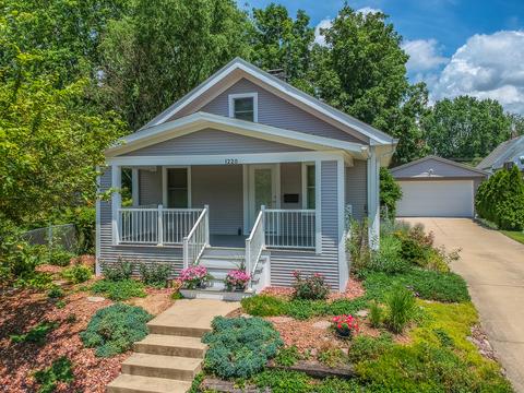 1220 Low St, Bloomington, IL 61701 photo 1