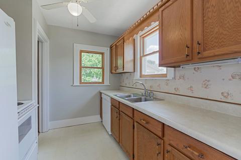 1220 Low St, Bloomington, IL 61701 photo 4