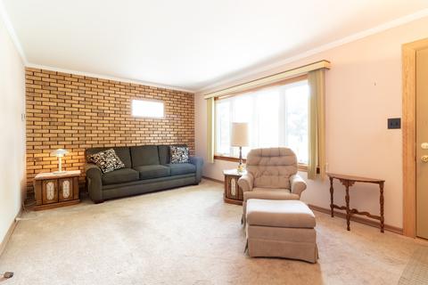 6807 S 78th Ave, Bridgeview, IL 60455 photo 2