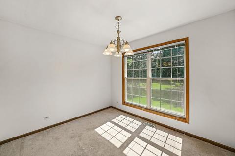 4600 Burnham Dr, Hoffman Estates, IL 60192 photo 5