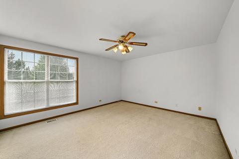 4600 Burnham Dr, Hoffman Estates, IL 60192 photo 11