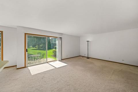 4600 Burnham Dr, Hoffman Estates, IL 60192 photo 4