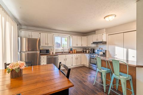 301 S Towanda Ave #D, Normal, IL 61761 photo 2