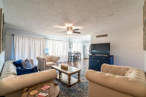 301 S Towanda Ave #D, Normal, IL 61761 photo 4
