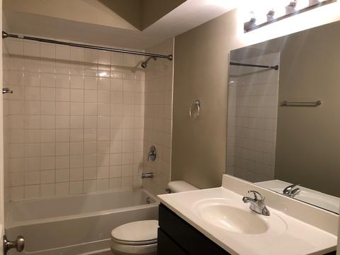 684 Catalpa Ln, Bartlett, IL 60103 photo 5
