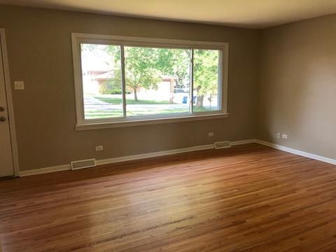 684 Catalpa Ln, Bartlett, IL 60103 photo 3